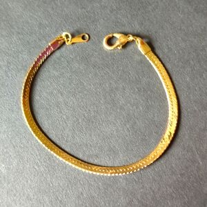 Gold bracelet